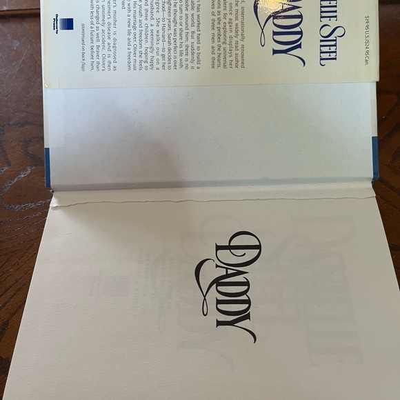 Danielle Steel hardcover books | set of 4 - Picture 14 of 15